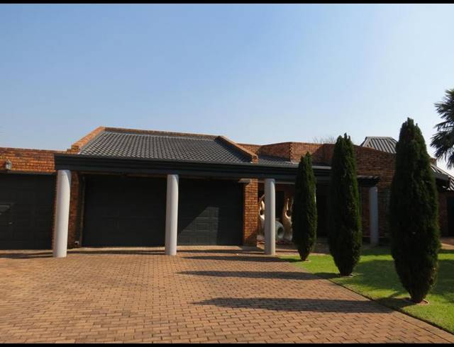 3 BEDROOM HOUSE FOR SALE IN SUNWARD PARK